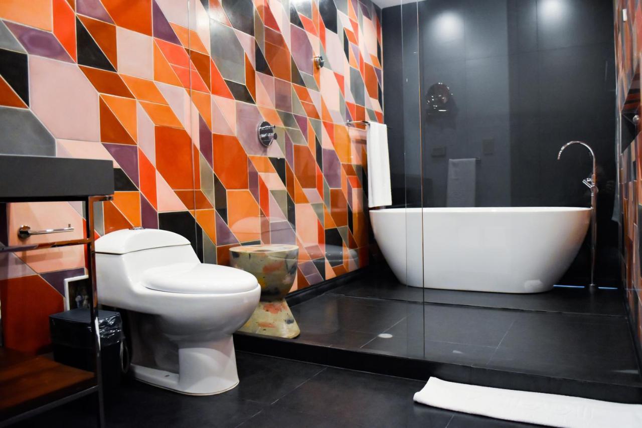 Hotel V1501 Pasto Eksteriør billede Bathroom