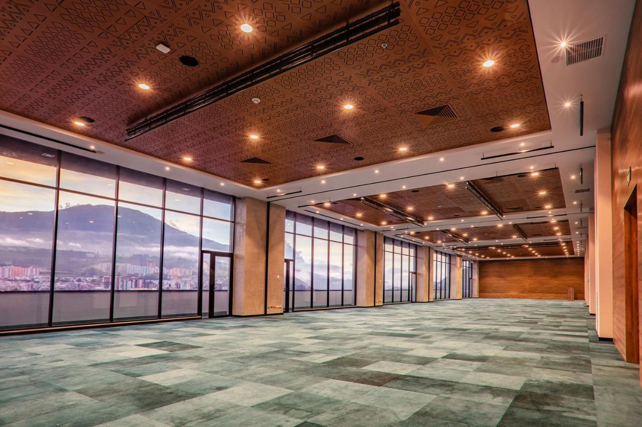 Hotel V1501 Pasto Eksteriør billede The interior of the convention centre