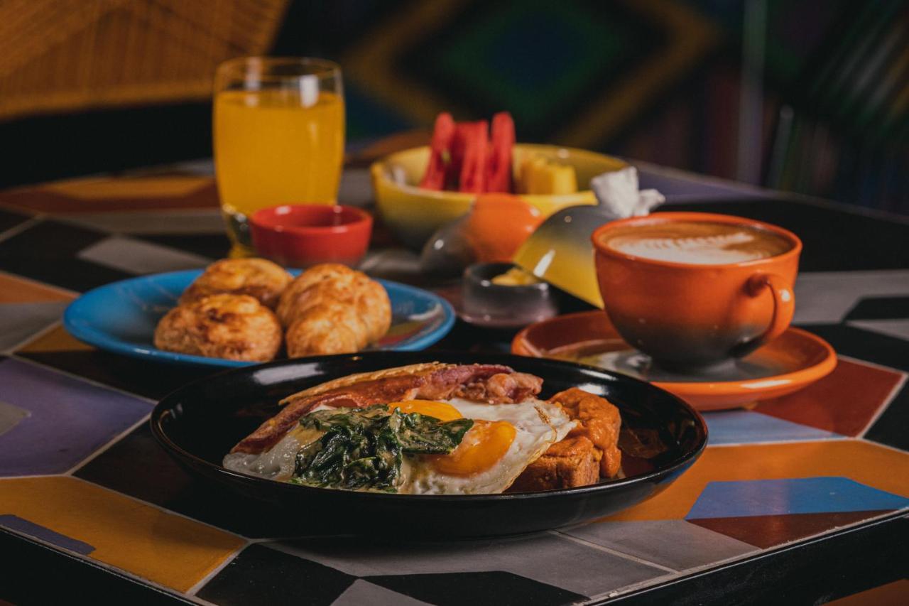 Hotel V1501 Pasto Eksteriør billede A typical breakfast in Brazil