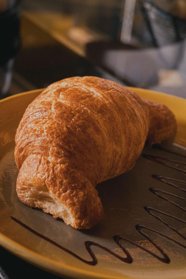Hotel V1501 Pasto Eksteriør billede Croissant